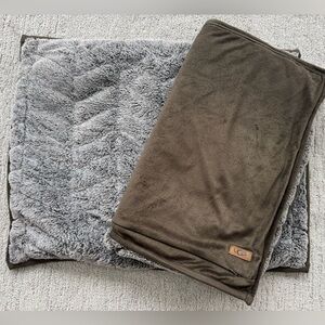 UGG Standard Size Pillow Shams 2 Brown Grey Zip Closure Soft Great Condition